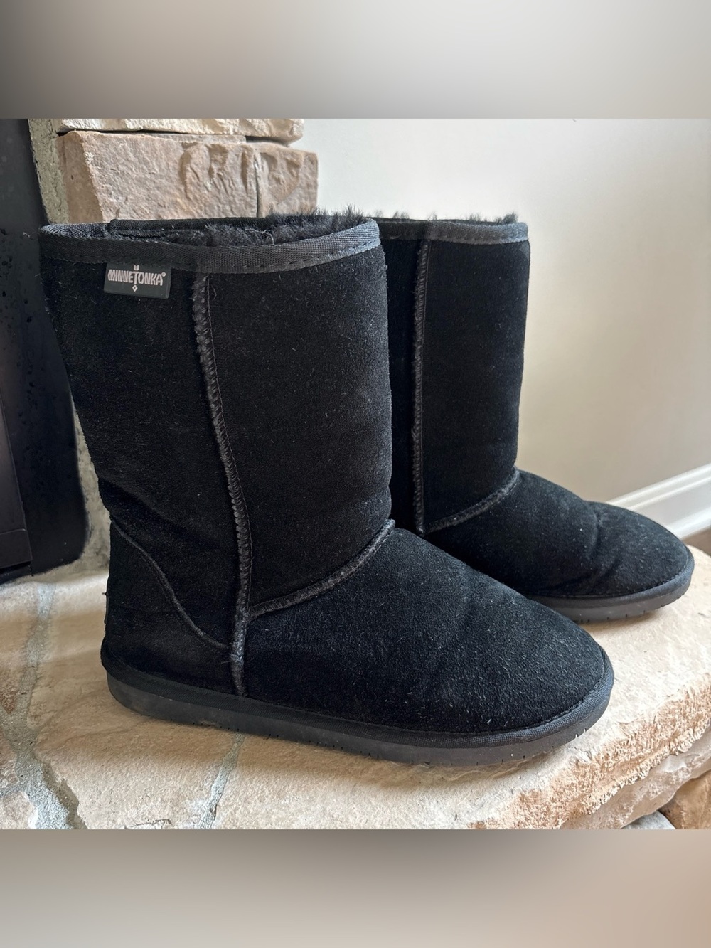Minnetonka Olympia Pull On Women's Black Suede Shearling-Lined Boots